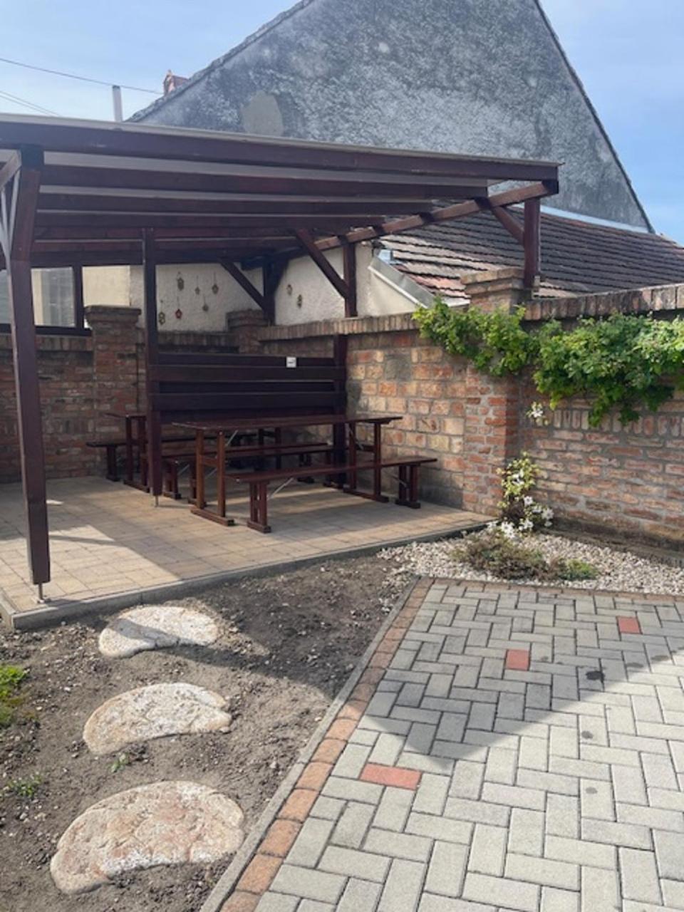 Cherry Apartmanhaz Sárvár Exterior foto