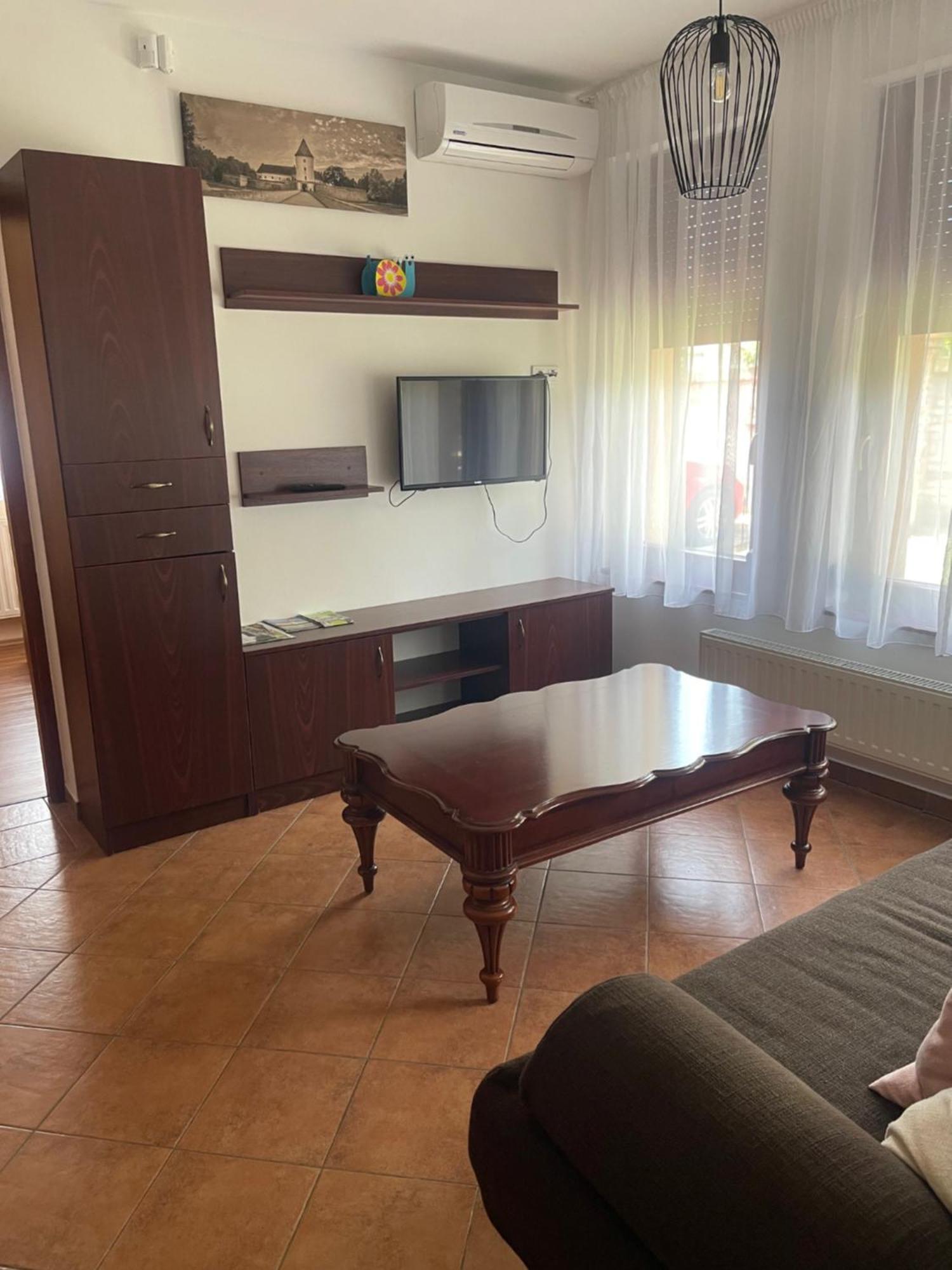 Cherry Apartmanhaz Sárvár Exterior foto