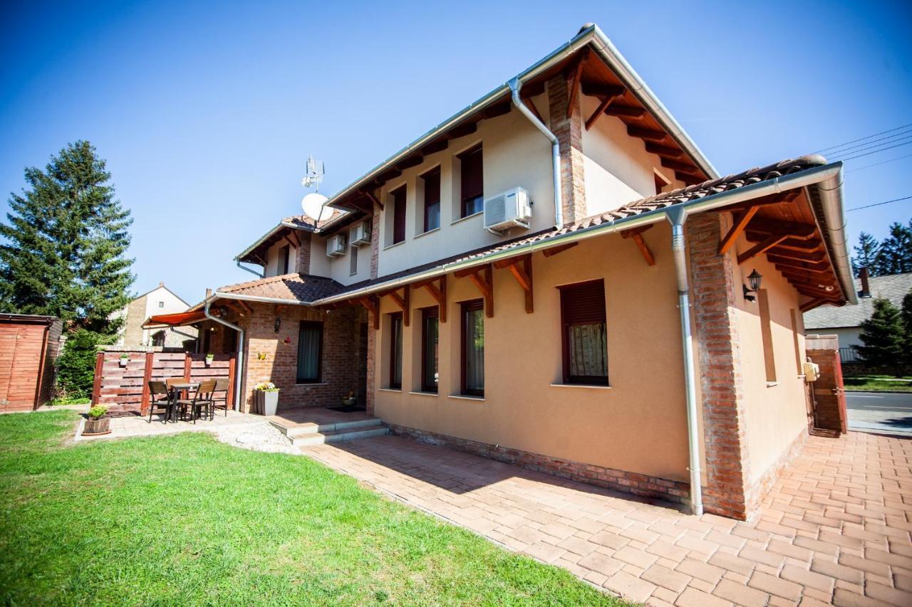 Cherry Apartmanhaz Sárvár Exterior foto