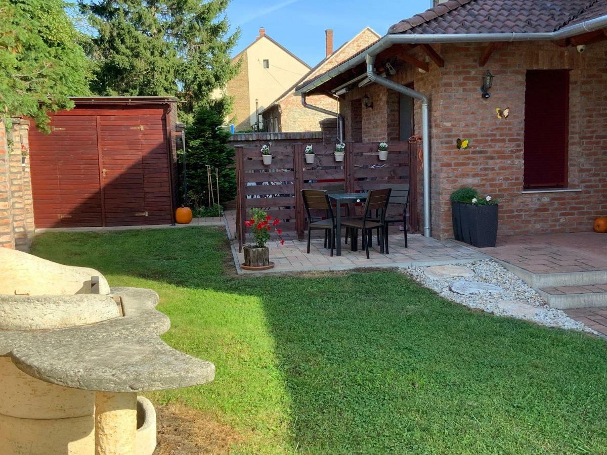 Cherry Apartmanhaz Sárvár Exterior foto